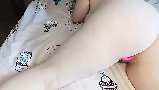 Vibratör orgazmı kıllı amcık yakın çekim