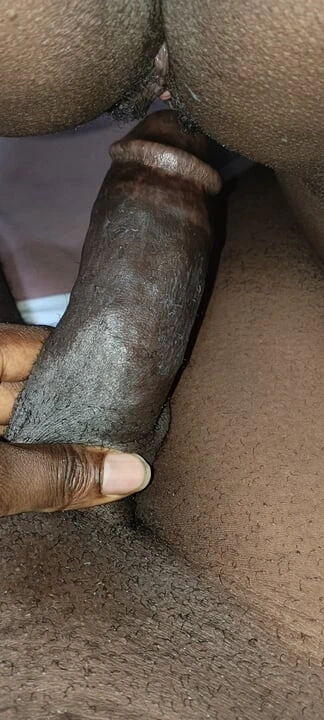 Honny evli kadın kocasının arkadaşını sikiyor