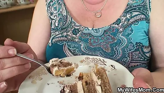 Onu köpek kahrolası yaşlı kayınvalidesi yakaladı