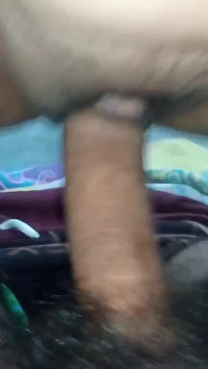 Эпический момент из "Бхабхи пососала мой хуй и трахнула меня в ее тугую киску"