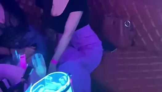 Kulübüm- kızlarımla takılmak