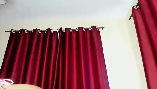 Evli orta yaşlı seksi kadın göt deliği kullanıldıktan sonra su sıçratmayı bırakmıyor