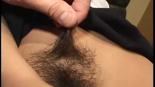 Seksi vücudunun ve okul üniformanın her yerine boşalıyor