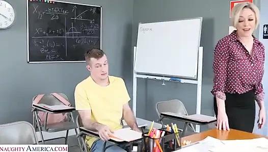 Seksi orta yaşlı seksi kadın profesör dee williams öğrencisiyle intikam seksi yapıyor