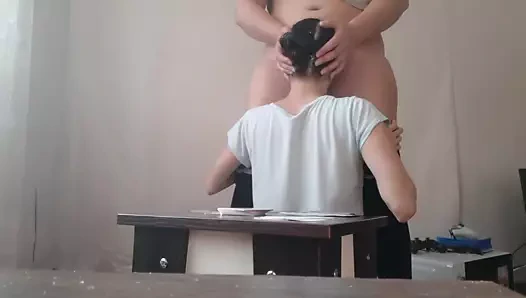 Kartlarda kaybeden oral seks yapıyor - lezbiyen illüzyon