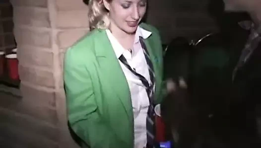 Üniversiteli kız öğrenci sürtük amcığını siktiriyor