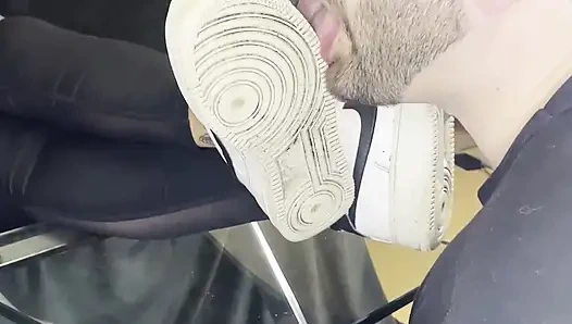 Kirli beyaz spor ayakkabı ibadeti - valeria gecesi (önden görünüm)