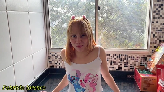 18 yaşındaki yaramaz üvey kızın götünü kahvaltı olarak yedim!