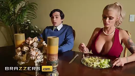 Busty sarışın joslyn james katıldı sıcak üçlü ile kiara