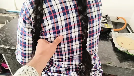Hintli güzel kız sıkı ilk kez xxx videolar, desi güzel köylü kızı seks videoları