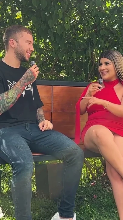 Kolombiyalı sarışın Naty Delgado, açık havada seksle sona eren bir podcast'e sahip - Brian Evansx