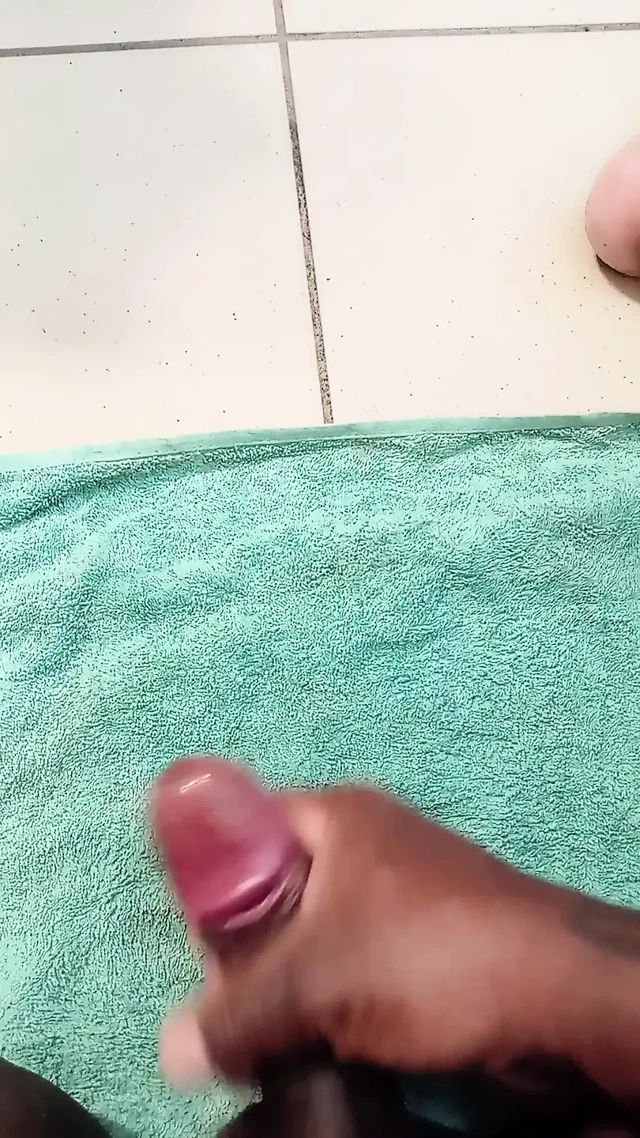 Isırarak zenci ısırıyor