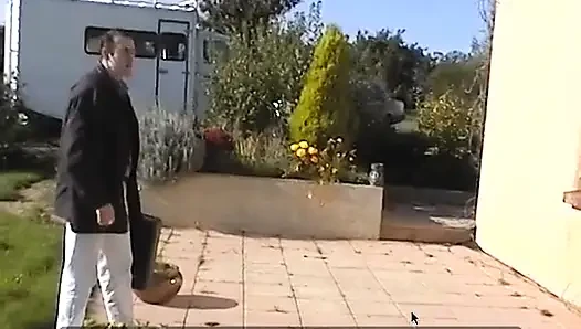 Bir çift evde sikişirken gözetleniyor