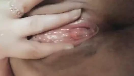 Sürtünme bu sıkı sulu kedi seni bekliyor...