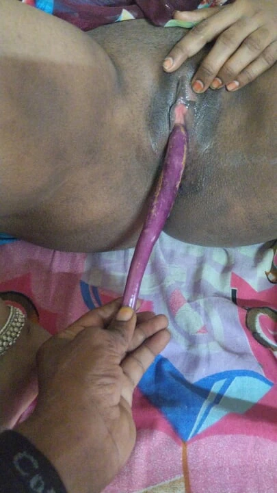 Hintli çift yatak odasında ev yapımı romantizm saf desi tarzı