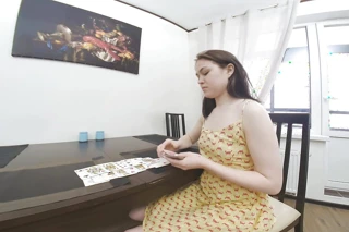 Rus model Maya Stone eli külotunda edepsizleşiyor