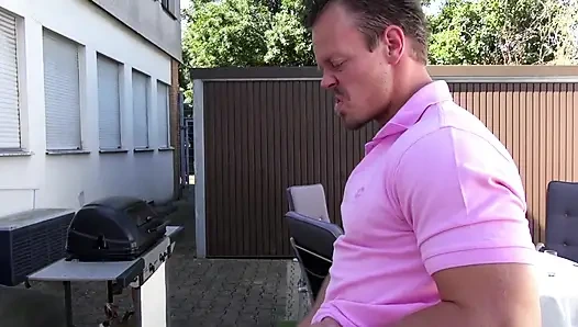 Seksi büyük götlü orta yaşlı seksi kadın sert amcık sikişine bayılıyor