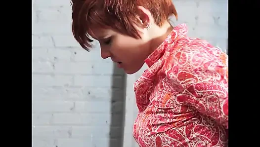 Lezbiyenler deli gibi yalıyor ve eğleniyor