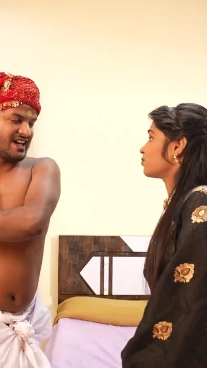 Эмоциональный момент из "Горячий индийский деревенский муж и жена дези имели полный романтический секс"