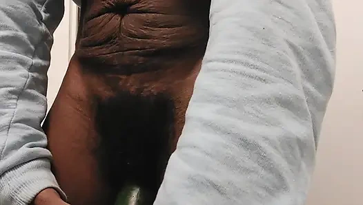 Kadın mastürbasyonu edepsizce konuşuyor