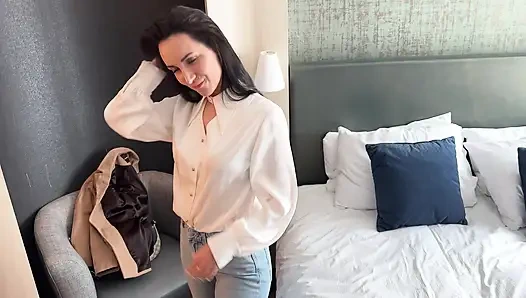 Lost Tourist Shows Her Nudes Asking For Big Ben - Then Takes It Deep!