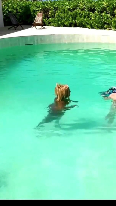 Pastel and I in the Pool at Portlock | Clip 1