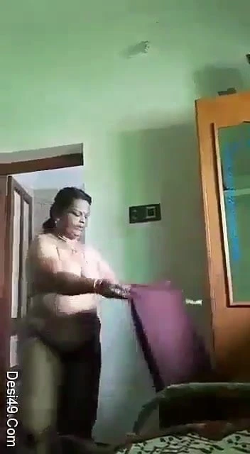 Tamil teyze amunamam saree giyer