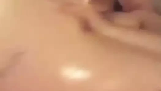 Terli ve güzel eş sikikleri ve onu boğa öper