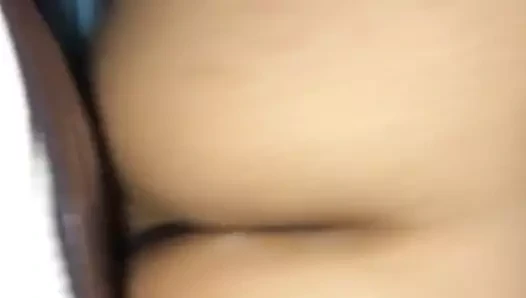 Tombul latin yarağa biniyor