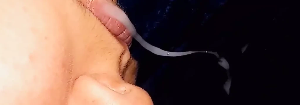 cumshot ile o dinlenme dudakları alarak