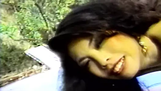 Yaramaz sürtük dolu yarakla eğlenmek zorunda