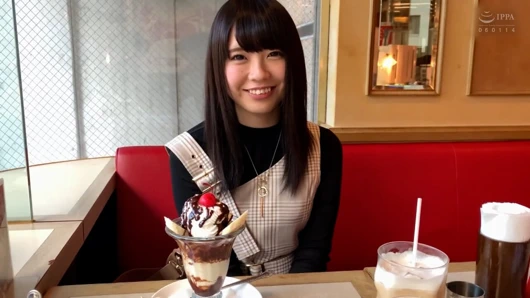 M554G02 bir markette çalışmak isteyen masum bir atmosfere sahip küçük bir güzelliğe sahip bir aşk otelinde gonzo seks!