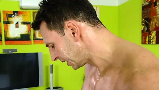 Muhteşem esmer bayan kanepede seks