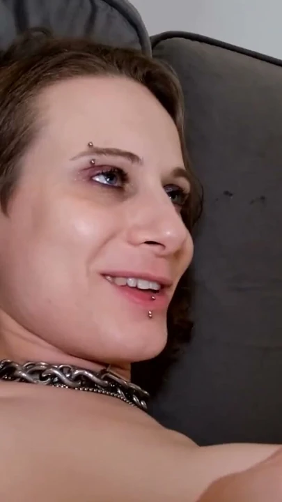 Tgirls porn - sürtüklerin birbirlerinin götünü sikiyor düellosunun tadını çıkarın | Klip 1