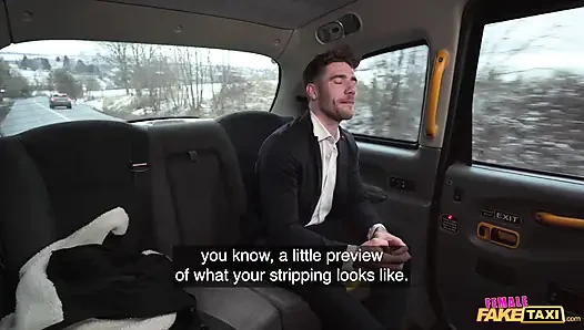 Şımarık bir erkek model tarafından sert sikiliyorum - kadın fake taxi