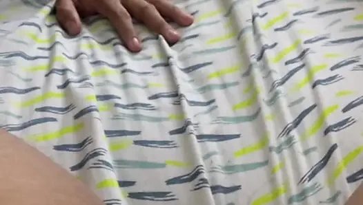 Komşum yanımda soyunuyor çok ateşli