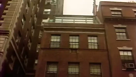 Her santim bir bayan (1975)