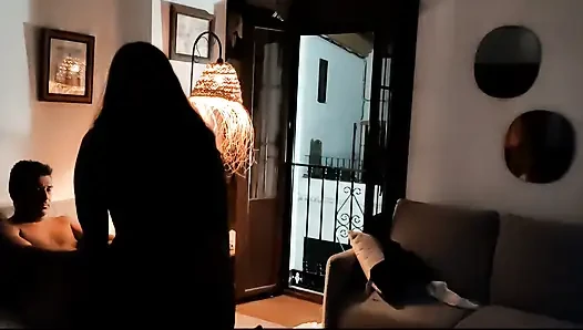 Açık pencerede sikişiyor - bölüm 1
