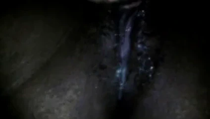 Başlarken benim ıslak ve kıllı kedi yemiş dışarı