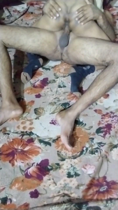 Okul kızı kutsal günde erkek arkadaşı tarafından sikiliyor | Klip 2