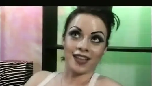 İki seksi kız için büyük sert büyük yarakla yoğun seks