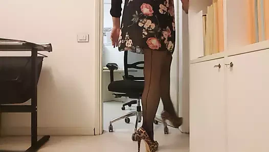 Calze nere per la segretaria