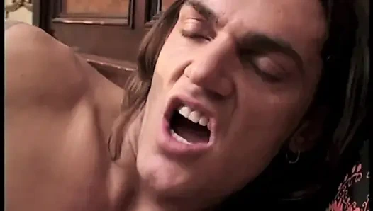 Casanova'nın yatak odasında 2 sürtükle ateşli üçlü seks