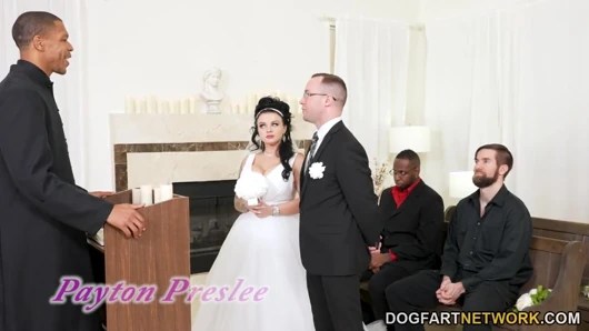 Payton preslee'nin düğünü kaba ırklararası üçlüye dönüşüyor