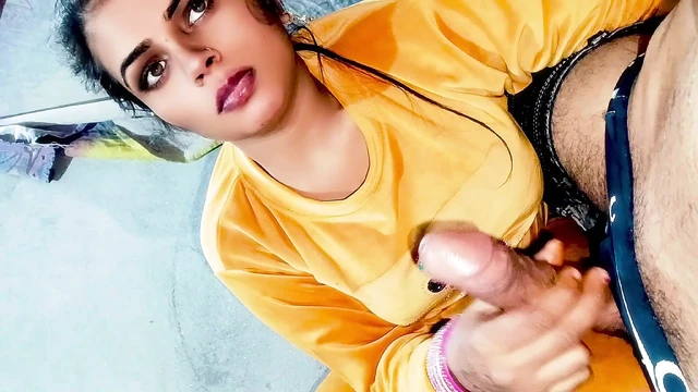 Ağzına boşalma Hintli çok güzel yenge sakso çekiyor ve net Hintçe ses kaydı