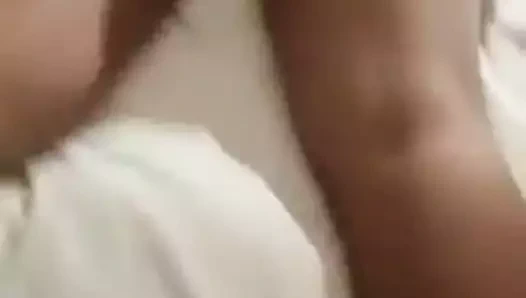 Bir png pilicinin göt deliğine sperm bağışlamak