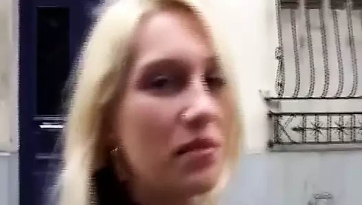 Fransız genç onu ilk anal seks için aldı