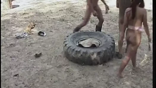 Güzel genç kızıl saçlı çift nüfuz ve bj seviyor