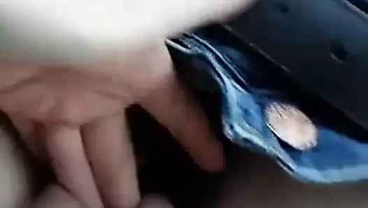 Kız ıslak amını sallıyor!