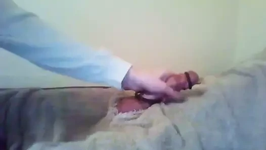 Dick bağladı, titreşti ve sağdı